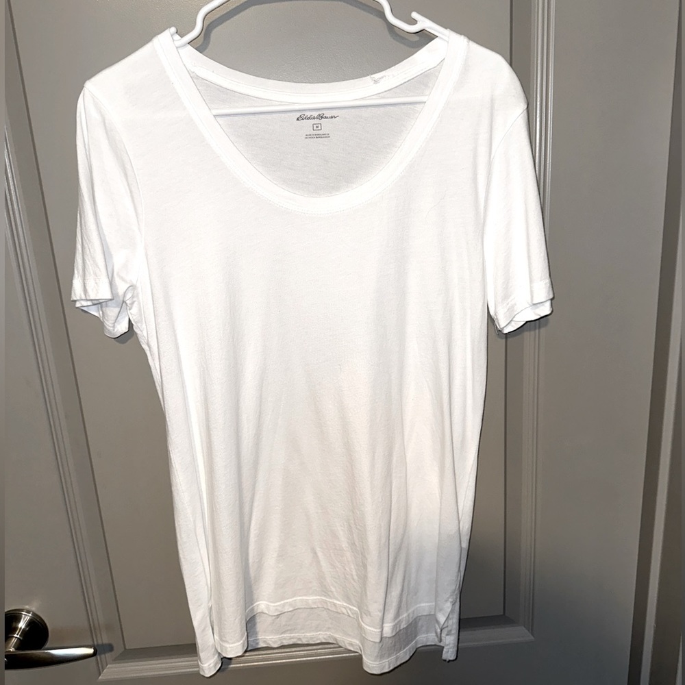 Soft white Eddie Bauer scoop tee